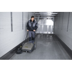 Подметальная машина Karcher KM 70/20 C