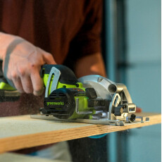 Циркулярная мини-пила аккумуляторная Greenworks G24MCS 24В (АКБ 2Ач + ЗУ)