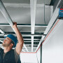Нивелир лазерный линейный BOSCH GLL 2-20 с держателем в чем.