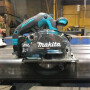 Аккумуляторная циркулярная пила по металлу MAKITA DCS 553 Z в кор.