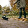 Метла с S-образной ручкой FISKARS Ergonomic
