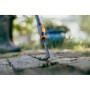 Тяпка для уборки травы с дорожек FISKARS OneClick