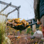 Грабли-лопата для листьев FISKARS OneClick