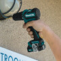 Аккумуляторная дрель-шуруповерт MAKITA DF 332 DWME в чем.
