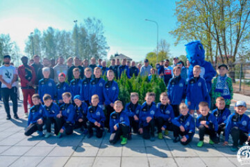 Мир! Труд! Май! Посадка деревьев на стадионе «Динамо-Юни» 