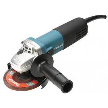 Одноручная углошлифмашина MAKITA 9557 HNK в чем.