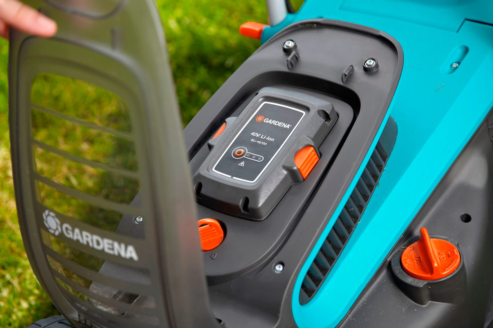 Комплект Gardena - Газонокосилка аккумуляторная PowerMax Li-40/32 + Мойка высокого давления аккум. AquaClean Li-40/60