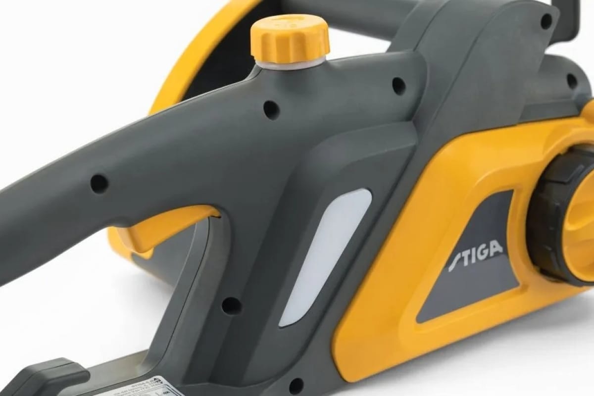 Пила цепная электрическая Stiga CS 122c (16")