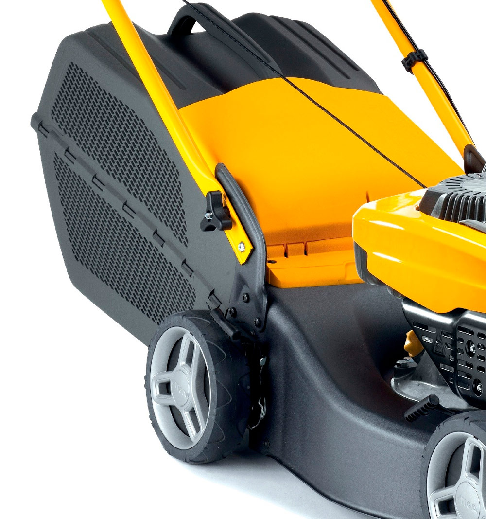 Бензиновая газонокосилка STIGA Collector 43