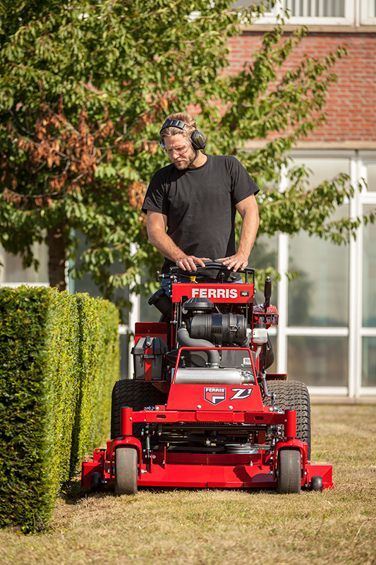 Газонокосилка с нулевым радиусом разворота Ferris SRS Z1