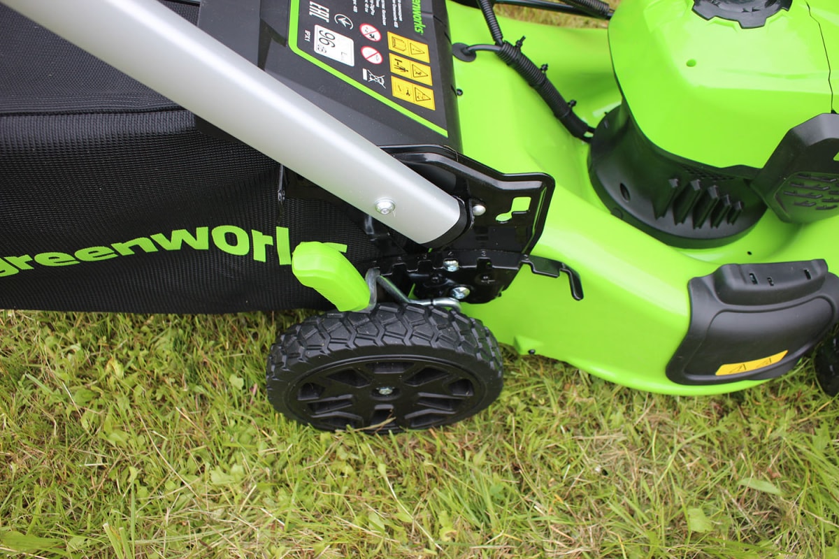 Аккумуляторная самоходная газонокосилка Greenworks GD40LM48SP