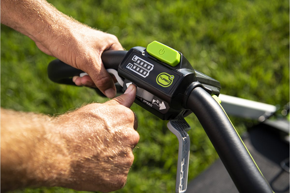 Аккумуляторная самоходная газонокосилка Greenworks GD40LM48SP