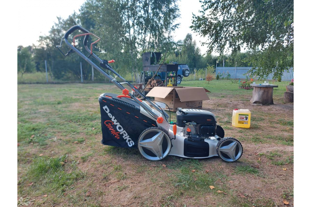 Газонокосилка бензиновая самоходная DeWORKS L 50SV