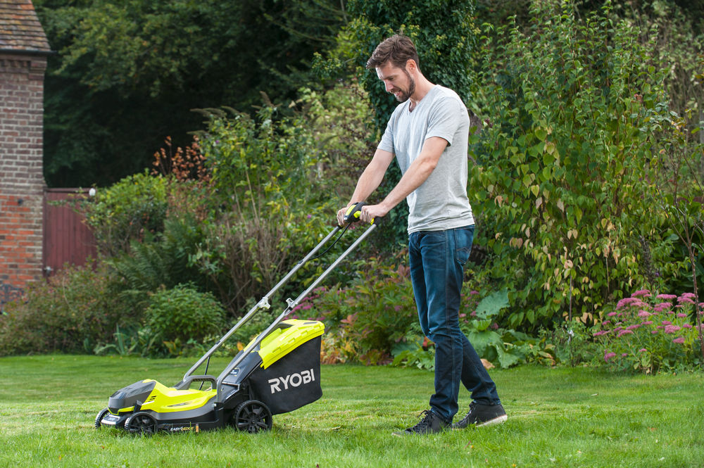 ONE + / Газонокосилка RYOBI RLM18C33B-25