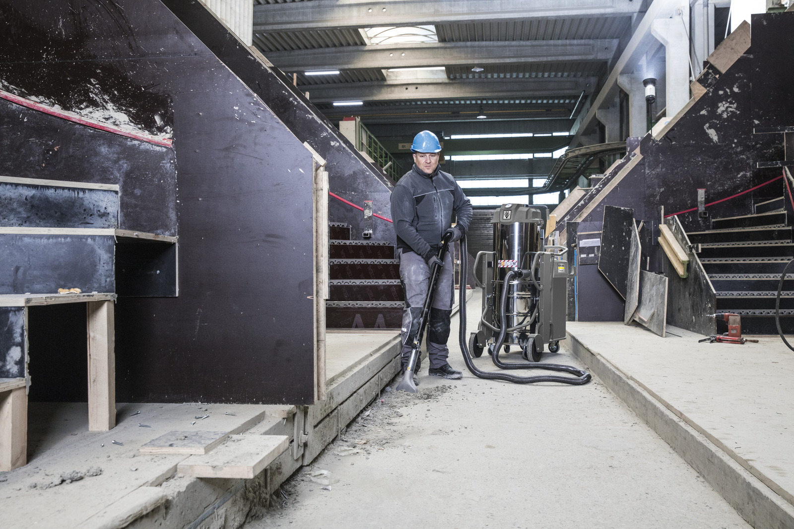 Промышленный пылесос Karcher IVS 100/40 Lp