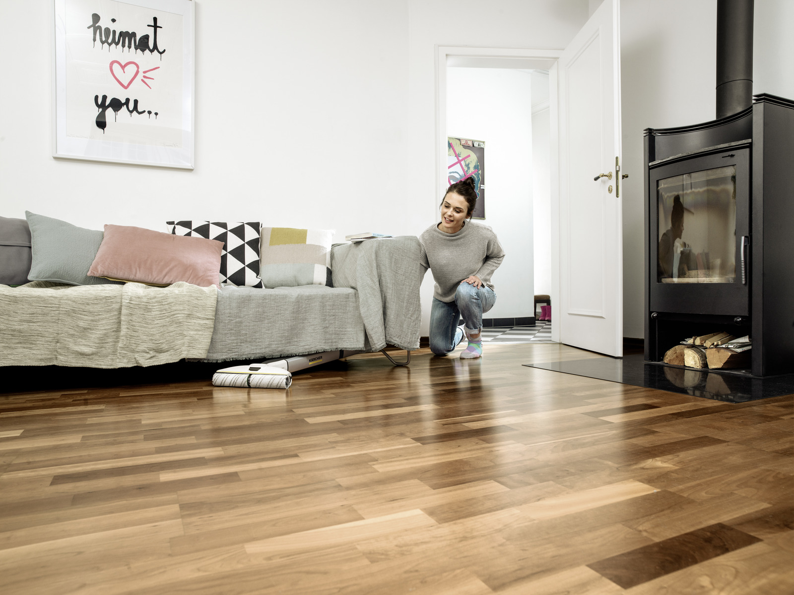 Аккумуляторная вертикальная электрошвабра Karcher EWM 2 Premium *EU