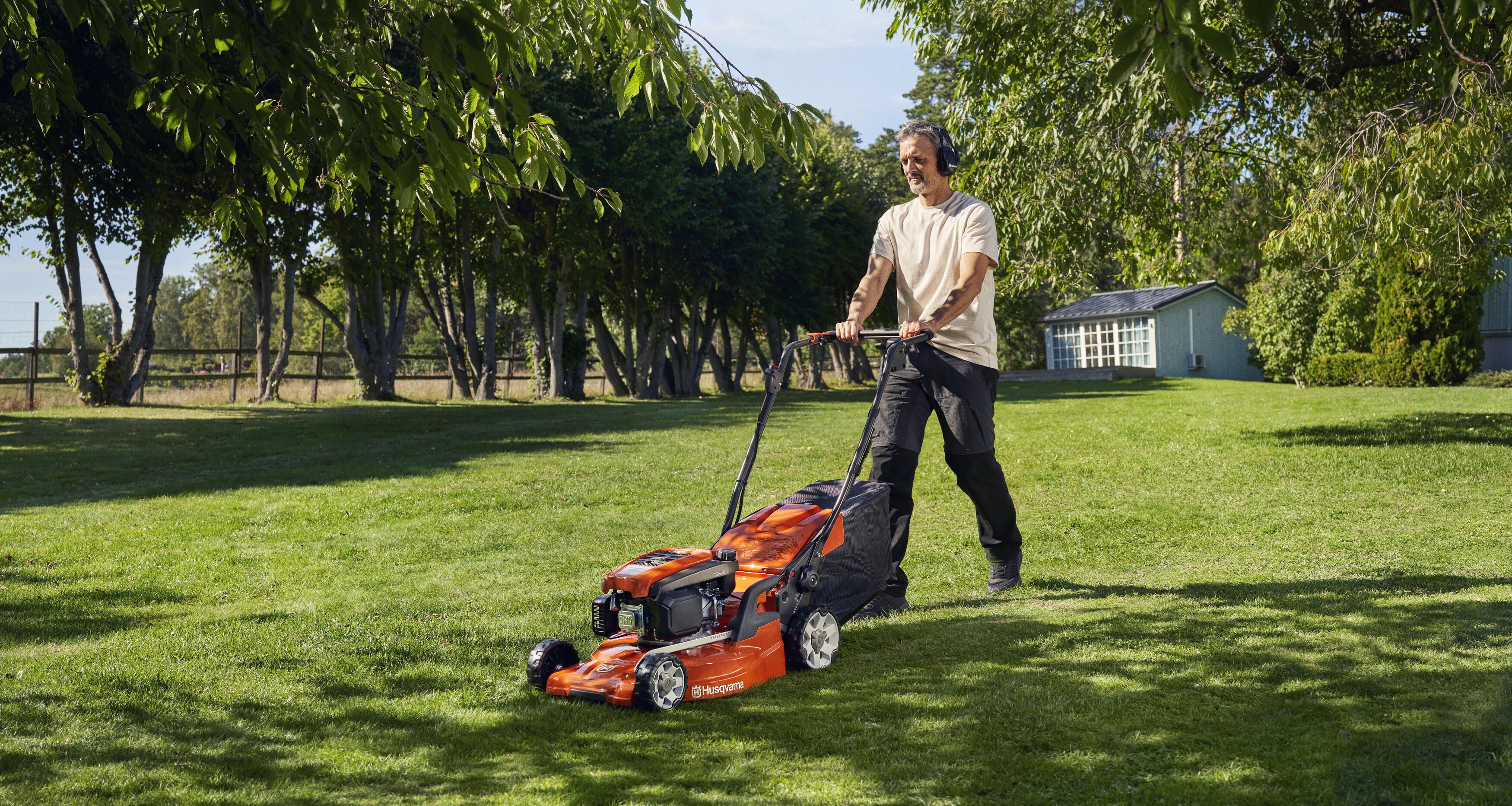 Бензиновая газонокосилка Husqvarna LC 347V