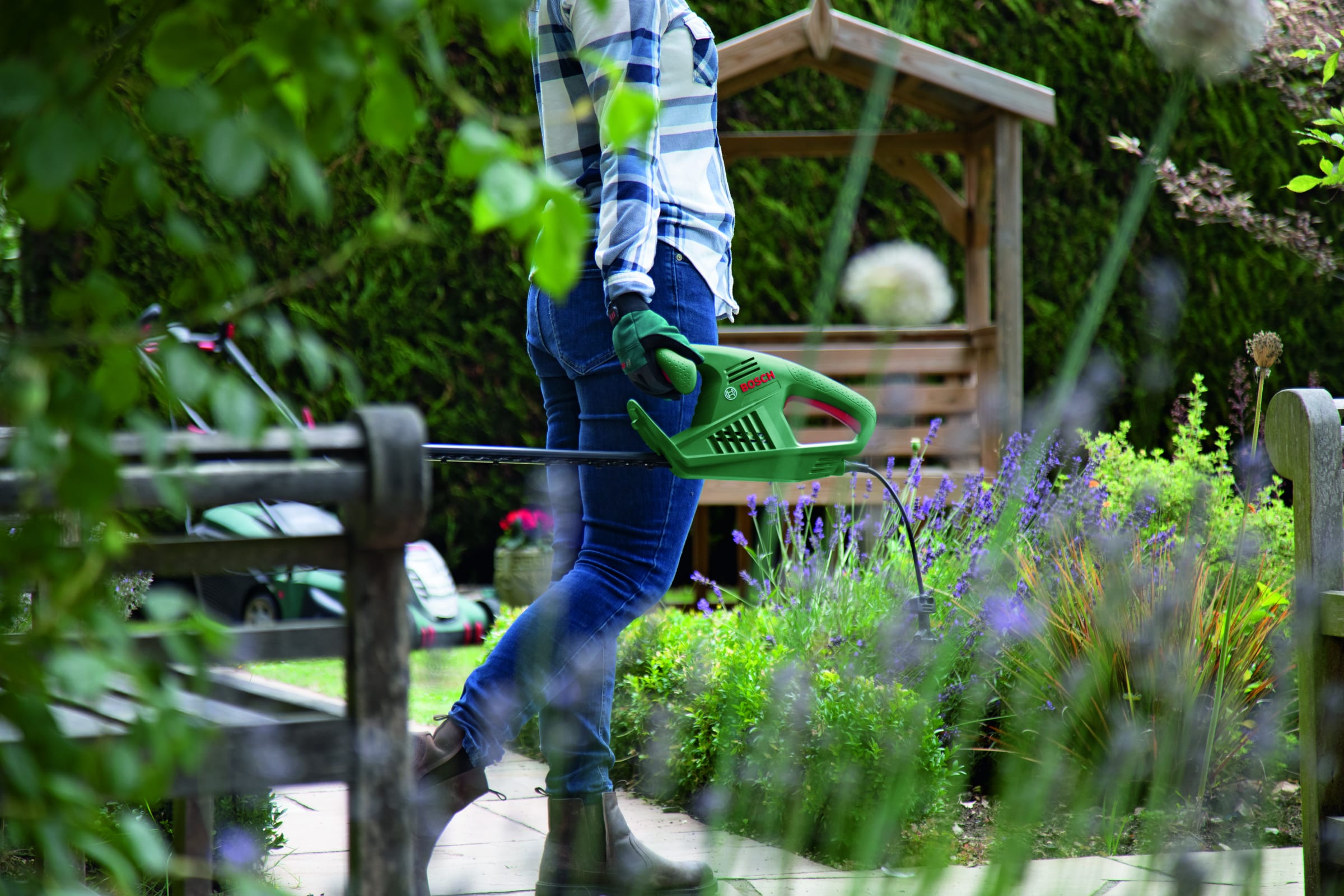 Кусторез электрический Bosch EasyHedgeCut 55
