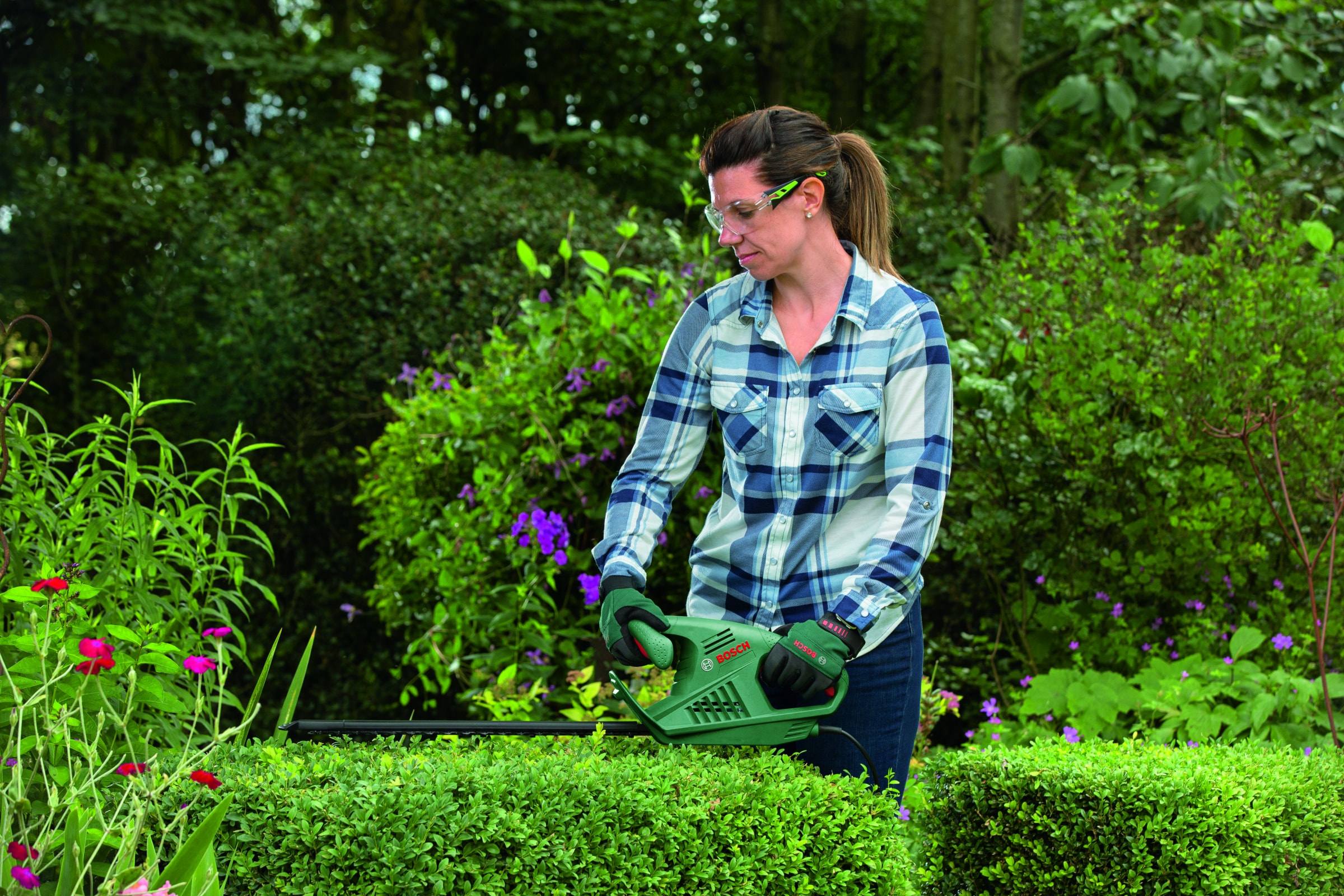 Кусторез электрический Bosch EasyHedgeCut 55